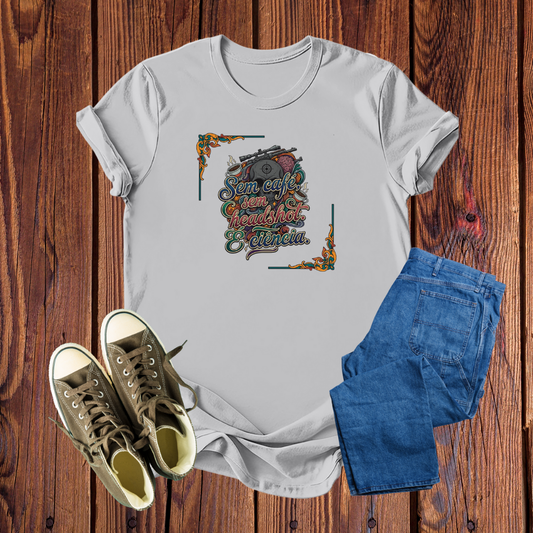 Camiseta Gamer Premium: Estampa 'Sem Café, Sem Headshot' para Conforto e Estilo Lendário