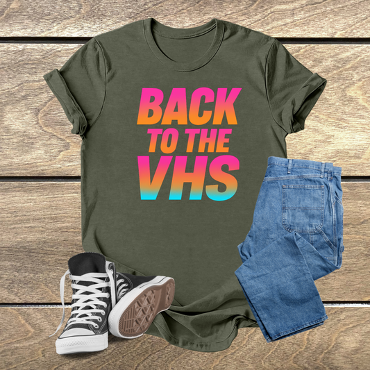 Camiseta Unissex 'Back to the VHS' Retrô - Estampa Gradiente Vibrante para Estilo Icônico